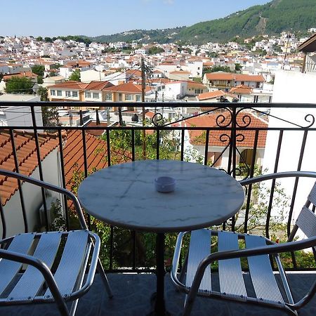 Pension Margarita Skiathos Town Bagian luar foto