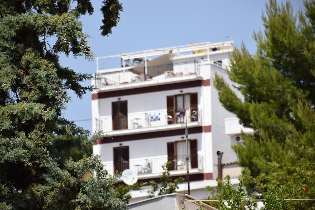 Pension Margarita Skiathos Town Bagian luar foto