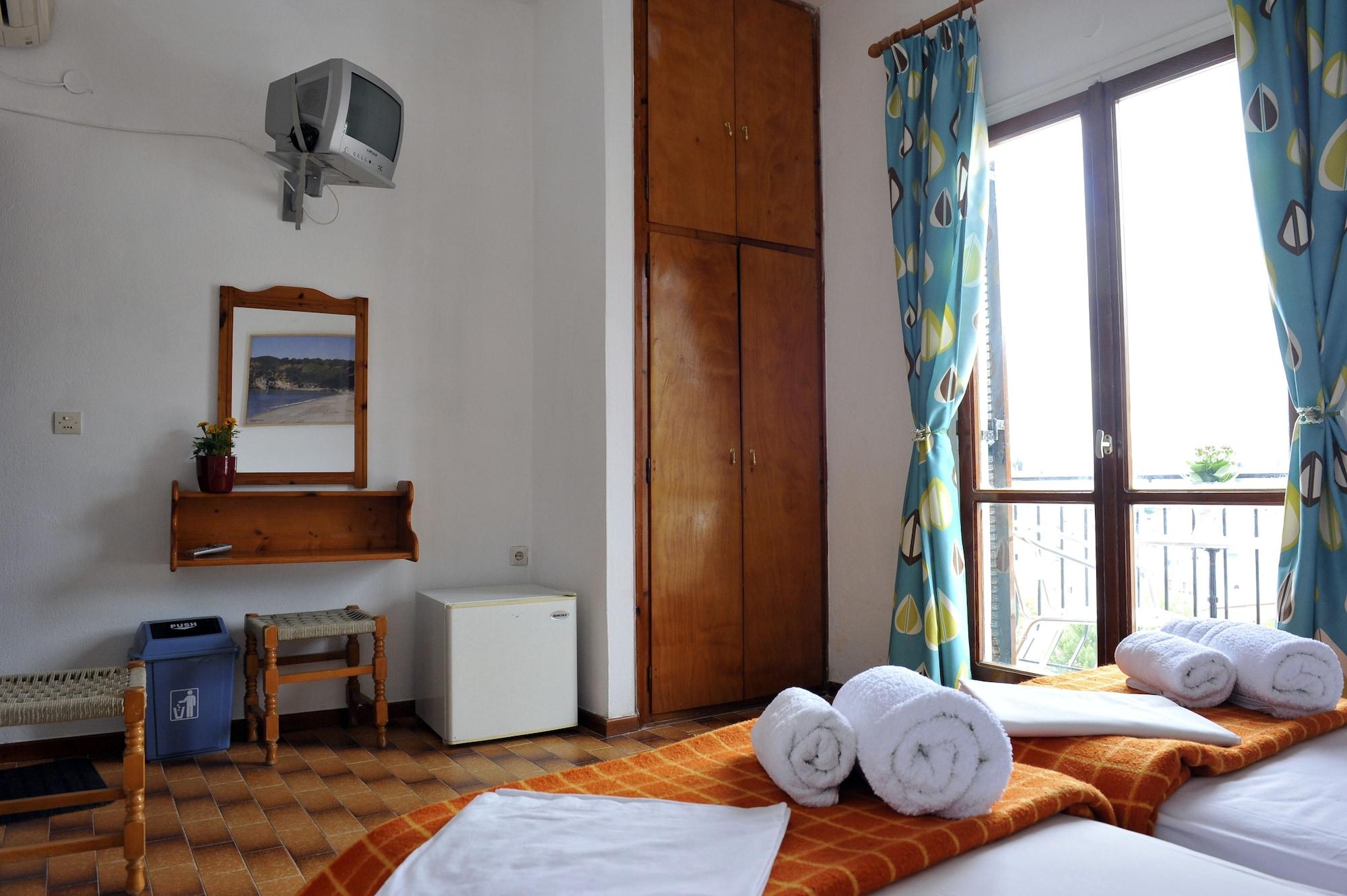 Pension Margarita Skiathos Town Bagian luar foto
