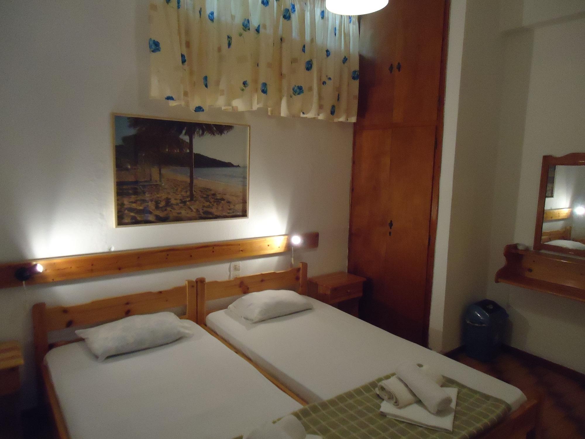 Pension Margarita Skiathos Town Bagian luar foto
