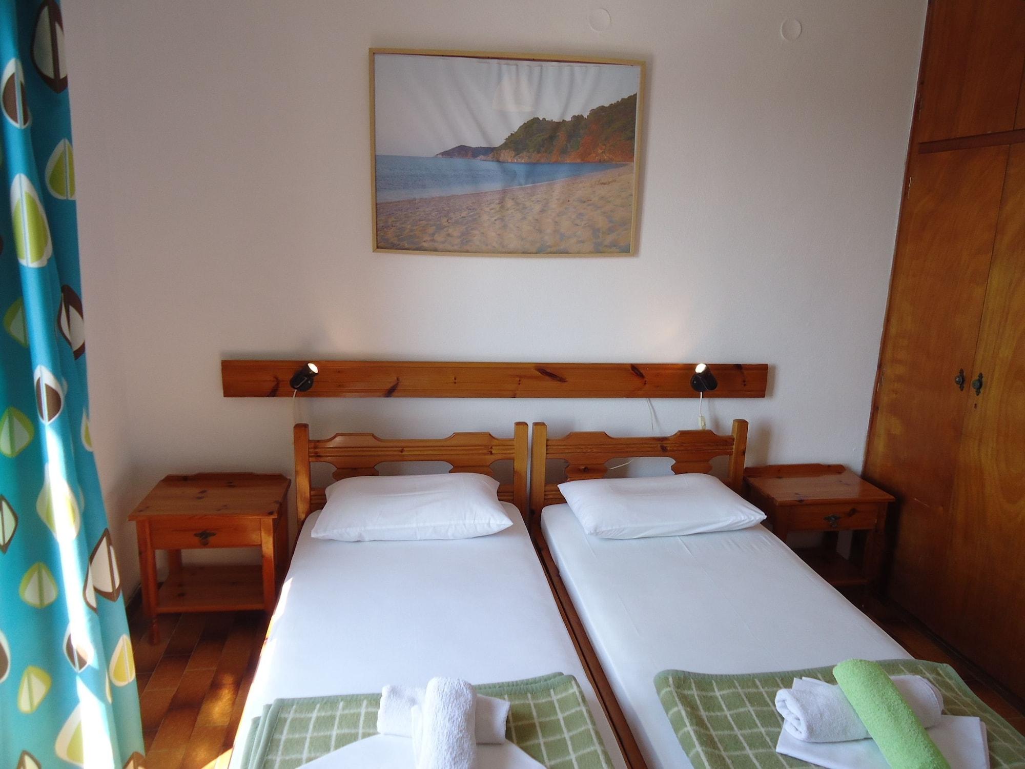 Pension Margarita Skiathos Town Bagian luar foto