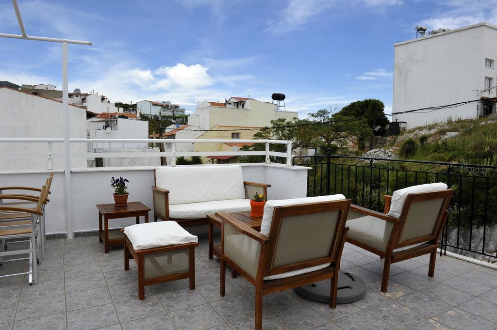 Pension Margarita Skiathos Town Bagian luar foto