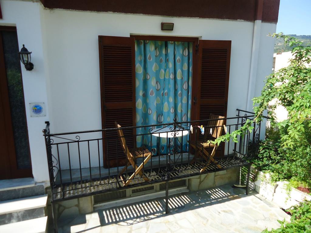 Pension Margarita Skiathos Town Bagian luar foto