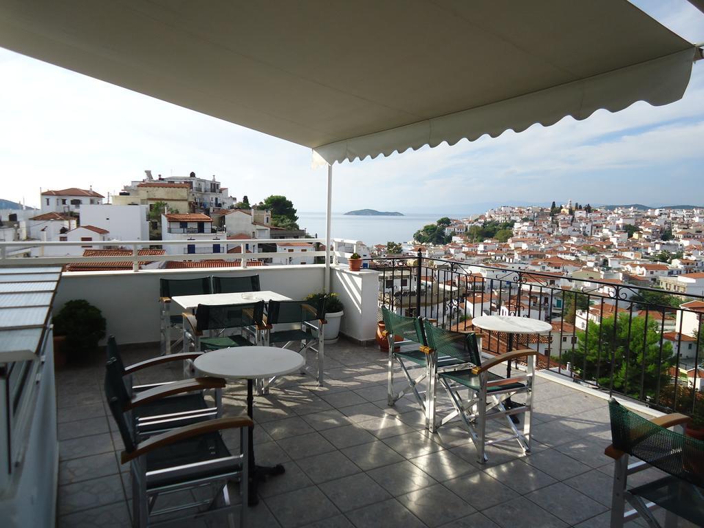 Pension Margarita Skiathos Town Bagian luar foto