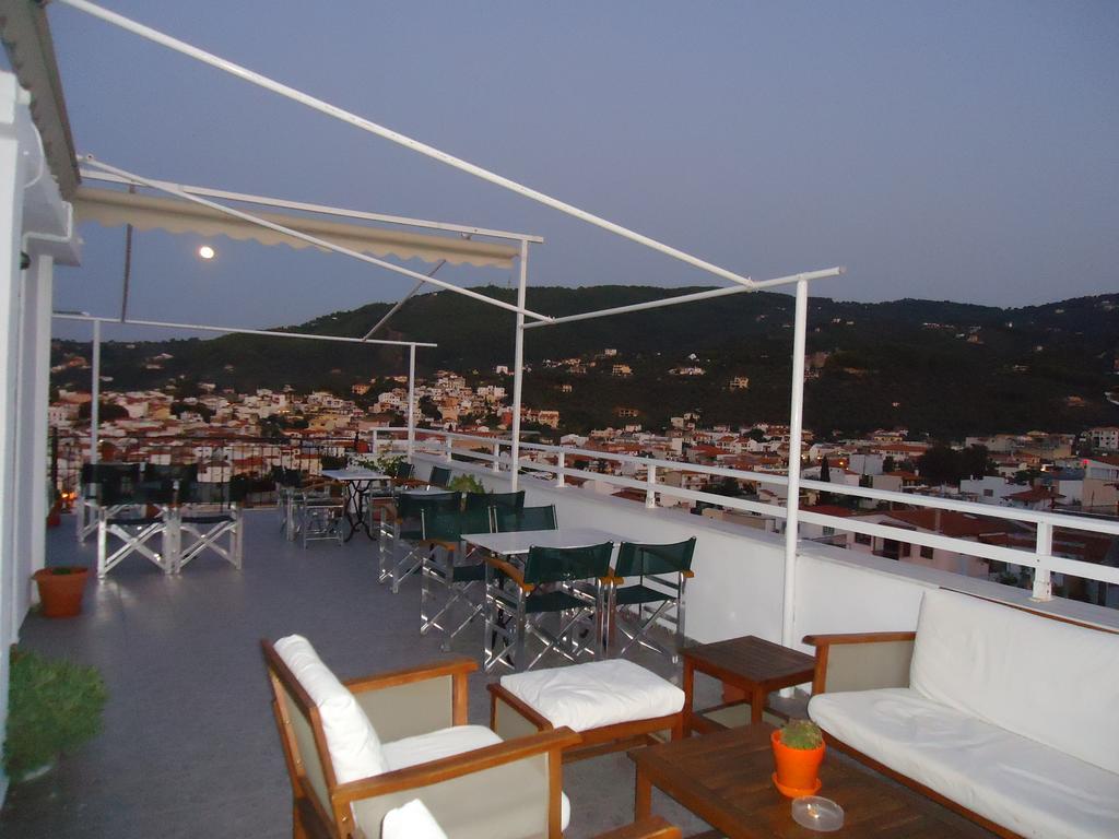 Pension Margarita Skiathos Town Bagian luar foto