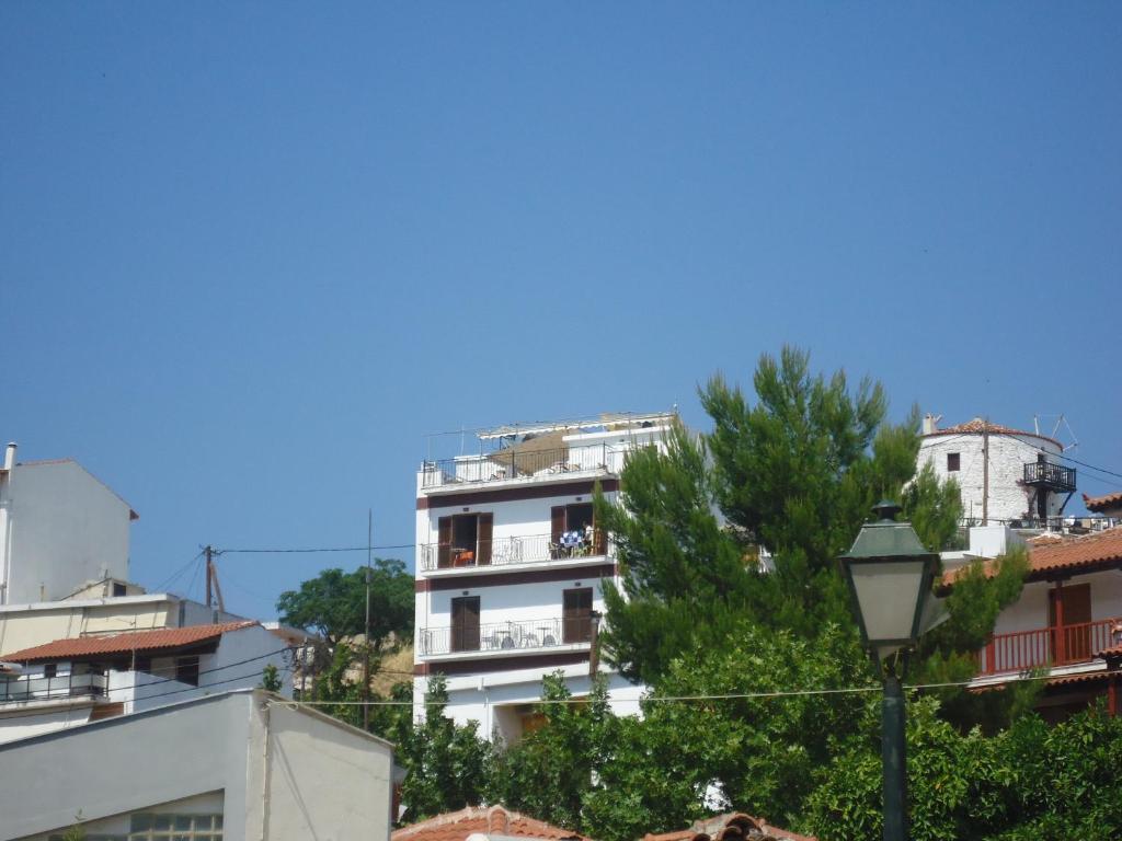 Pension Margarita Skiathos Town Bagian luar foto