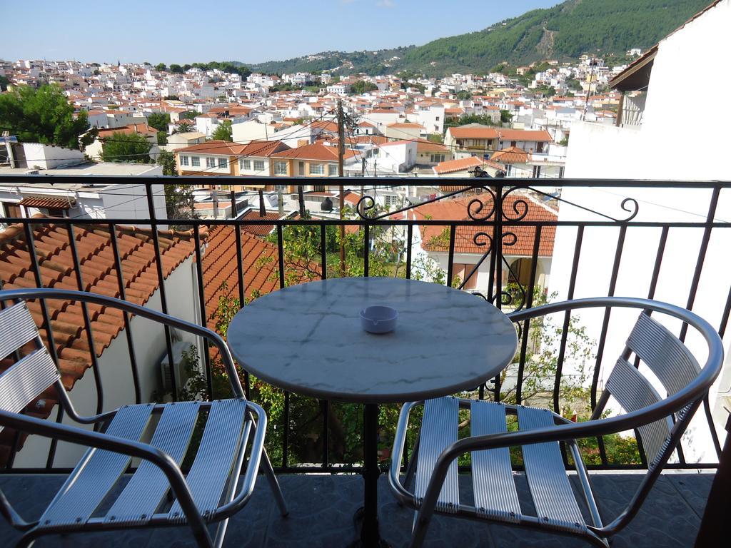 Pension Margarita Skiathos Town Bagian luar foto