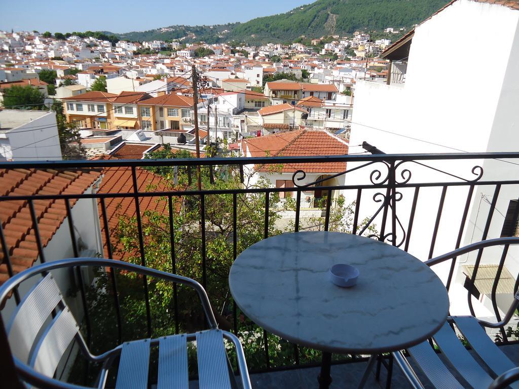 Pension Margarita Skiathos Town Bagian luar foto