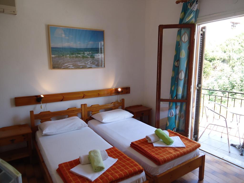 Pension Margarita Skiathos Town Bagian luar foto